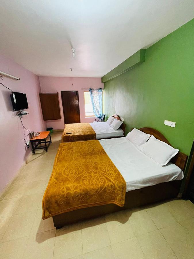 Hotel Nakshatra Udagamandalam Exterior foto