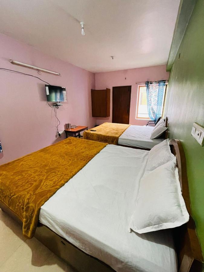Hotel Nakshatra Udagamandalam Exterior foto